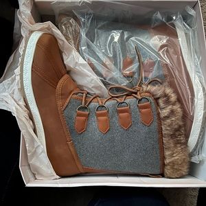 Women's Winter Boots with Faux Fur Trim